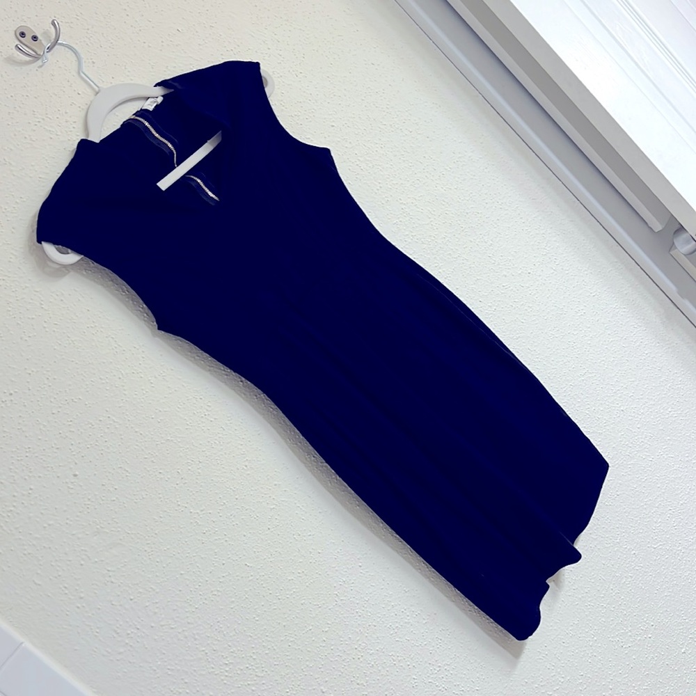 Black bodycon dress